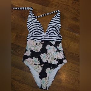 Womens Size Large Swimsuit Black white stripe floral
